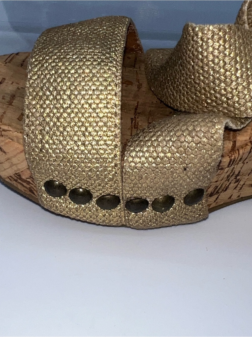 Lucky Brand Gold Metallic Canvas Upper Wedge Cork Heels Size 6.5 - Picture 3 of 12